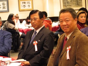 陳調和副代表(左)趙雲華組長(右)