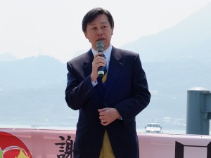 交流協会岡田健一総務部長