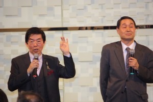 周東寛さんと獨協医科大学越谷病院の犬飼敏彦教授