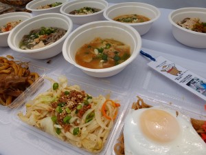 会場で振る舞われたご当地グルメ