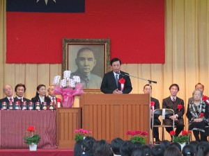 駐日代表處副代表陳調和致詞祝福畢業生鵬程萬里