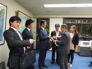 東京台商會年輕一代的幹部群,拜會僑務組組長趙雲華(右2)