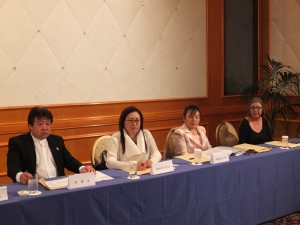 圖左起為:總會財務長張本立、東京台灣商工會議所會長錢妙玲、千葉台灣商會會長濱田裕子、橫濱台商會會長黃麗容