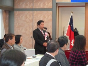 駐福岡辦事處戎義俊處長以締約見證人身分致詞祝勉雙方友誼長存