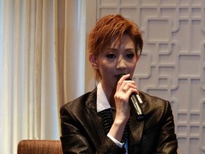 紅ゆずるさん