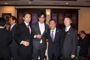 大江康弘議員を囲んで