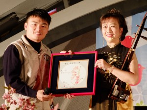 嘉義市政府文化局洪孟楷局長與魏麗玲老師
