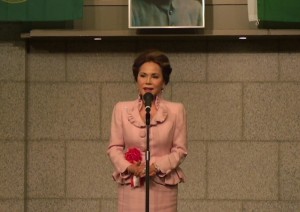 印尼第一任總統蘇卡諾的遺孀黛薇‧蘇卡諾(デヴィ夫人)