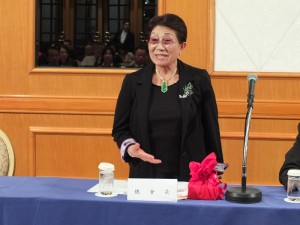 第一次主持日本台灣商會聯合總會理監事會議的石佳子總會長