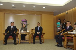日本神奈川縣議會訪團於4月22日,至新北市政府拜會朱立倫市長,盼加強雙方旅遊合作(照片提供:新北市政府)