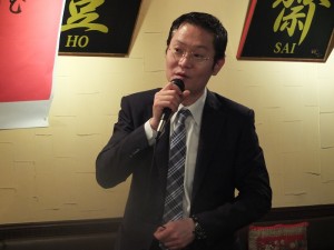 中華民國留日東京華僑總會理事謝茂根召集華僑青年一同與沈代表交流