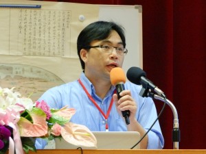 交通大学社会文化研究所藍弘岳副教授。