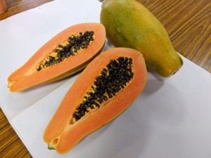 しっとりとした果肉が特徴のパパイヤ。