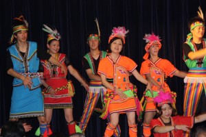 山梨台湾総会原住民舞踊団のパフォーマンス