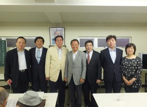 左起為:新任副會長張維正、何元奎、會長李維祥、僑務組趙雲華組長、前任會長陳木川、新任副會長林學明、張春美