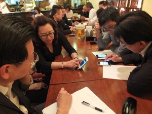 早上的學習會，讓理監事們學習如何運用最新科技與東京台灣商會連繫