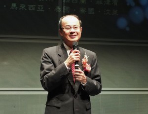 沈斯淳代表對慧禮法師在非洲各國的奉獻表達敬意