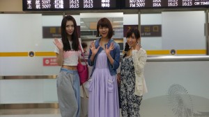 AKB48底松山機場,左起為菊地彩香、阿部瑪莉亞及片山陽加(照片提供:台北市觀光傳播局)