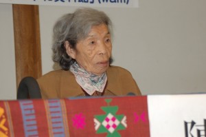 前台籍慰安婦鄭陳桃專程到日本參加台灣慰安婦特展的開幕記者會(照片提供:アクティブ・ミュージアム「女たちの戦争と平和資料館」(wam))