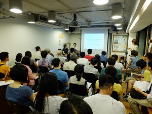 幅広い年齢層が集まった会場