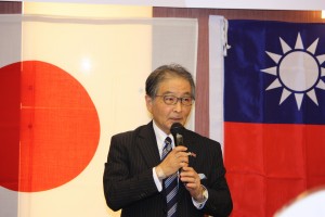 日台経済文化交流会加藤光淑会長の代理として開会の挨拶にたった馬淵広三郎副会長