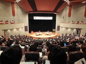 場內座無虛席