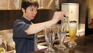 「お茶マスター」認定制度を設けている