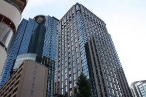 本社がある新宿新都心「新宿オークタワー」