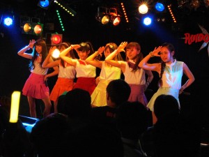 準優勝したChu-Z(ライブステージ 6人)