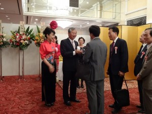 駐大阪辦事處處長蔡明耀伉儷迎接各界嘉賓