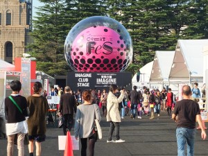 TOKYO DESIGNERS WEEK2013(TDW)展期自即日起至11月4日舉行,包羅萬象的設計作品,讓不少喜歡設計的人前來朝聖