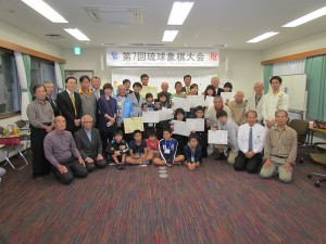 象棋交流協會訪問團與得獎者合照