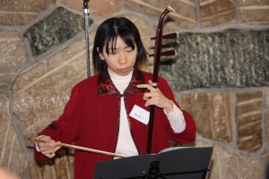 林悦子博士(二胡演奏)