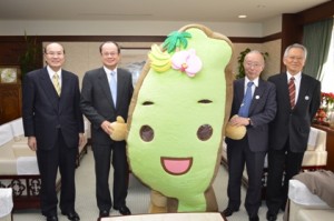 代表処にて