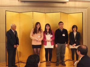 遠州日華親善協會會長飯尾健太郎頒贈獎學金給4位台灣留學生