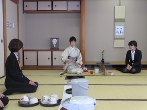 日本文化「お茶」についての指導を受ける