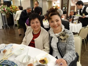 僑務委員賴玉珍(左)、僑務委員謝美香(右)