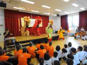 中華學校舞獅隊祥獅獻瑞迎賓