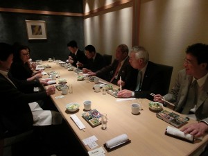 銭妙玲会頭らとの面会の様子