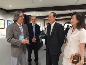 左起為畫家謝里法、台北文化中心主任朱文清和駐日代表沈斯淳伉儷