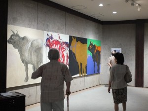 謝里法的《進化論四篇(局部)》在松濤美術館2樓展示廳展出