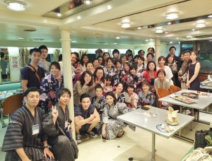 東京台灣商會青年部舉辦納涼祭，邀請青年朋友與在日台人乘坐納涼船，進行交流