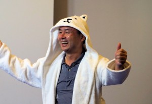 孫正義順利完成台灣接力到日本的冰桶挑戰,但仍忍不住喊冷
