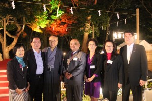 左から千葉県中華総会・陳清玉顧問、自由民主党・渡辺博道副幹事長、千葉日華親善協会・片岡直公会長、僑務委員会・陳炎生僑務委員夫妻、東京台湾商工会議所・錢妙玲会頭、外務大臣政務官・薗浦健太郎氏