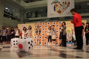 ファンとゲームを通して交流