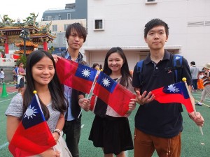 第一次參加國慶遊行的台灣留學生紛紛表示明年還要再來參加