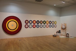 「日本・台湾 現代美術の現在と未来 ローカリティとグローバルの振幅」に展示されている台湾人作家・陳怡潔さんの作品「Mini the Minx 回転肖像」