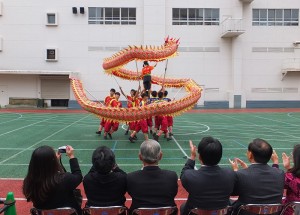 精彩的「競技龍」結合高難度疊人等技巧,讓場邊觀眾直呼厲害