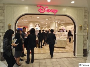 首次在原宿展店的迪士尼專賣店，店內有５個趣味設計，消費者可以到店內尋找隱藏的米奇