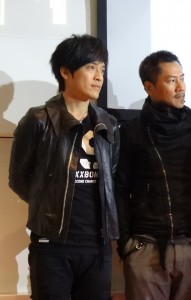 五月天吉他手怪獸(左)和電影『逆轉勝』導演孔玟燕